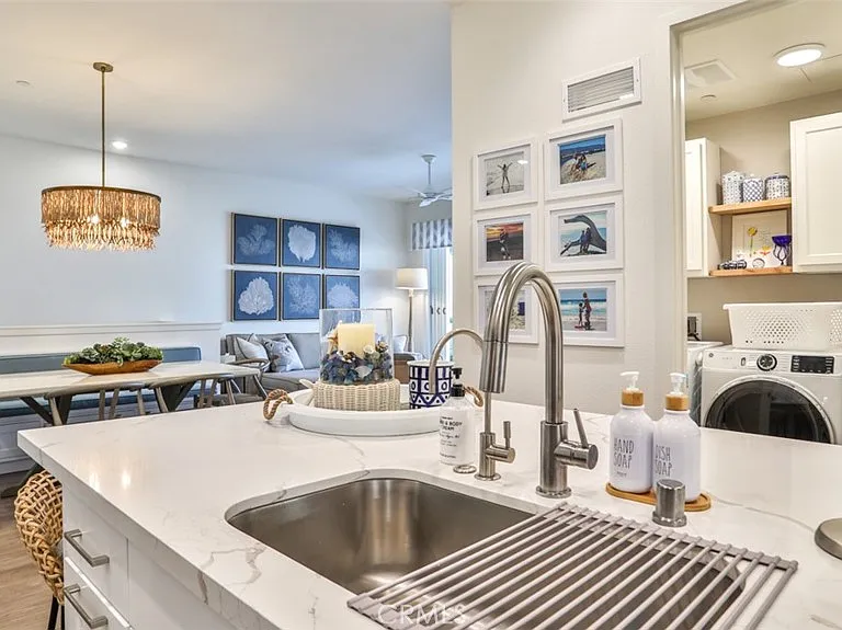 3319 Doheny Way — Photo 13