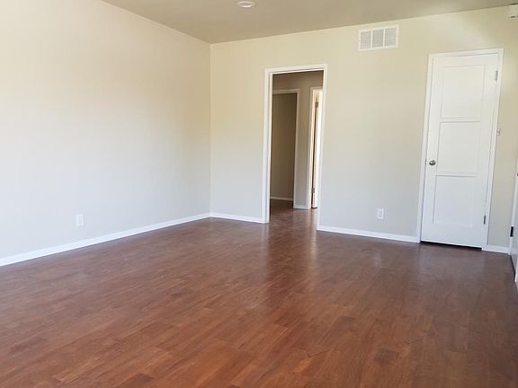 3rd image of 10641 Olive St