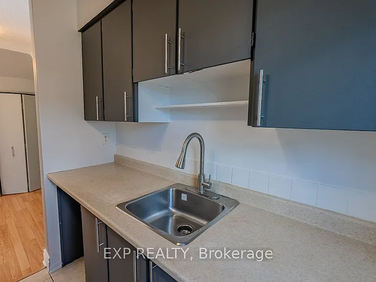 37 Forester Cres — Photo 12