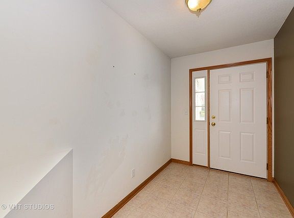 2nd image of 1127 Alexandria Dr