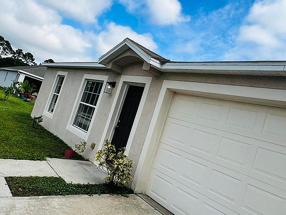 3rd image of 915 Braganza Avenue SE