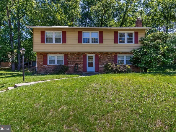 13019 Amesbury St, Woodbridge, VA 22192