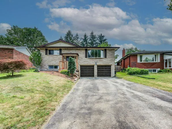 109 White Oak Pl, Waterloo, ON N2V 1B2