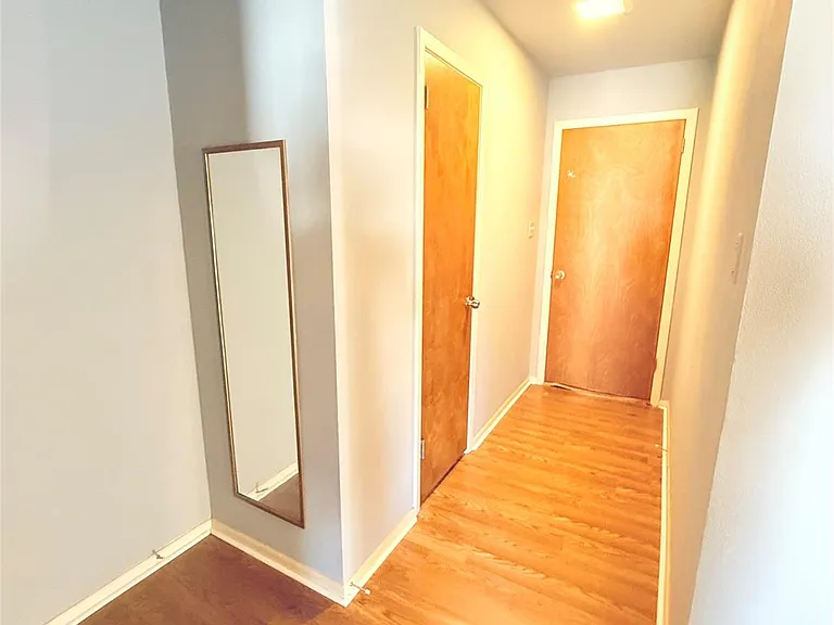 315 E Florida Ave — Photo 7