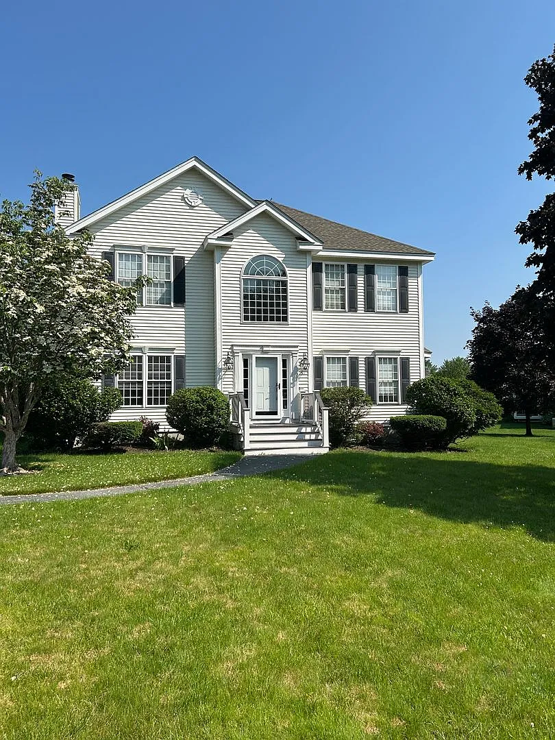57 Constance Bedford NH — Photo 1