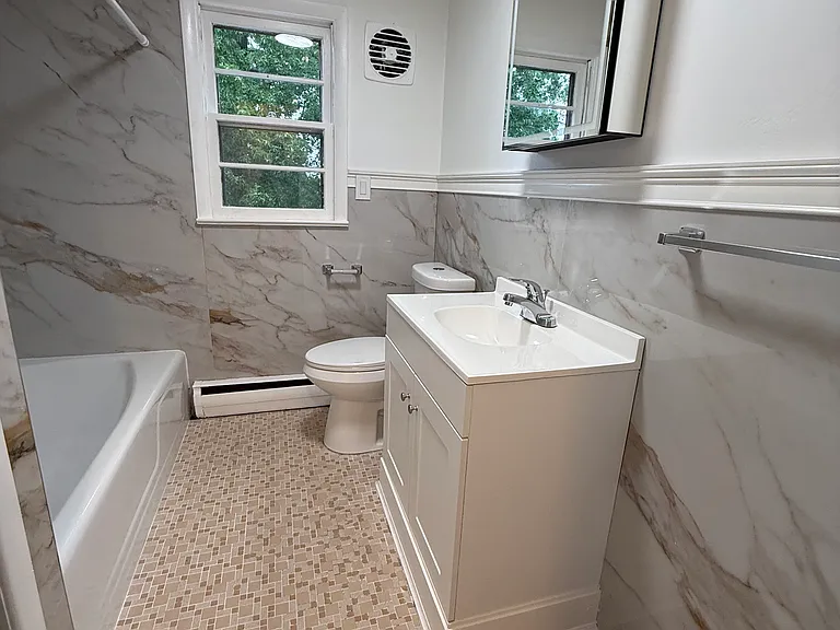 677 Greeley Ave #2 — Photo 4