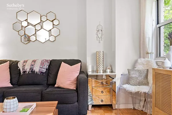 Rented by Sotheby's International Realty | media 2