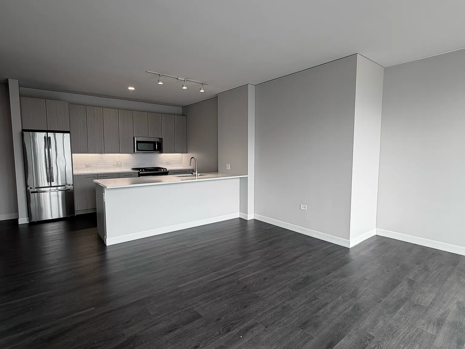 1 bed, 750 sqft, $3,195 — Photo 3