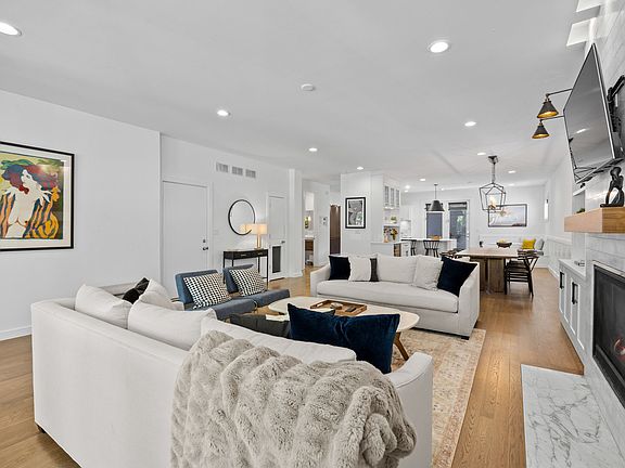 4th image of 2235 W Belden Ave APT 1