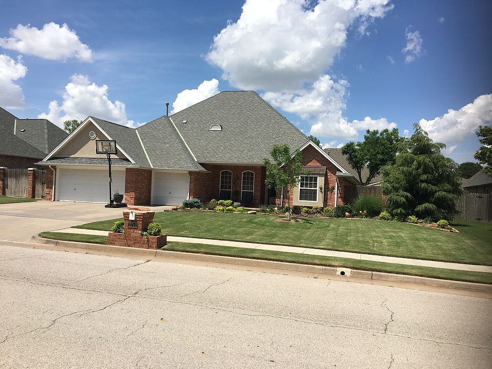 1st image of 2713 SW 124th Ter