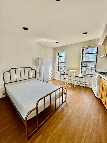 25 Pell St #5R Photo 1