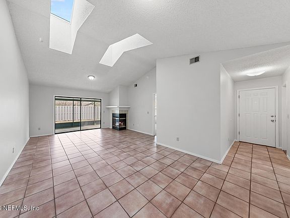 4th image of 189 ARUBA Lane