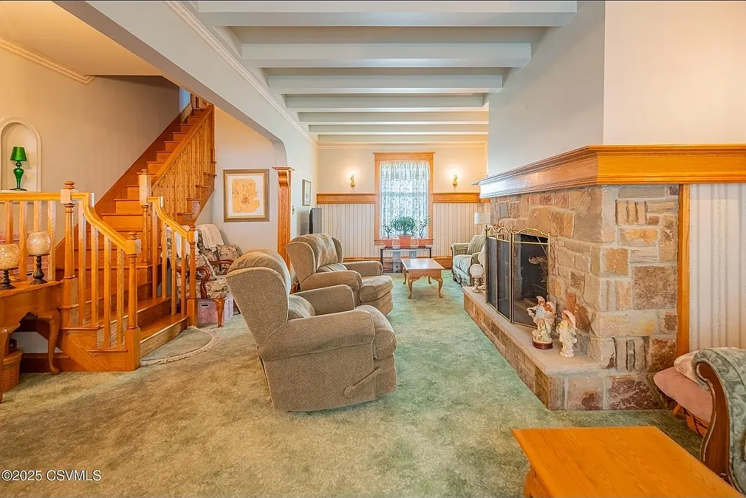 3 bed, 2.5 bath, $700 — Photo 2