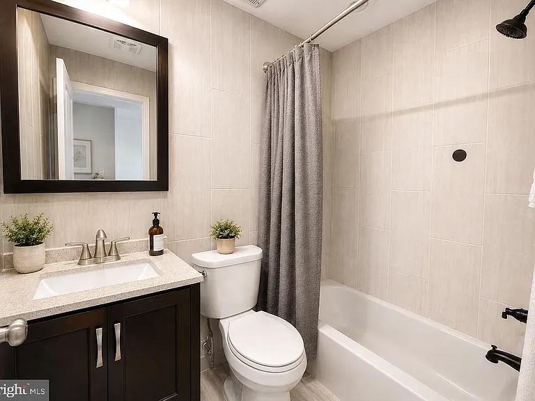 505B Cypress Point Cir #B — Photo 11