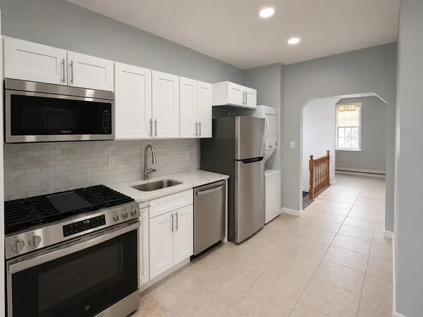 1320 44th St #2, North Bergen, NJ 07047