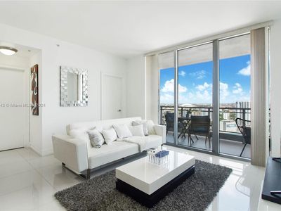 90 SW 3rd St APT 3206, Miami, FL, 33130