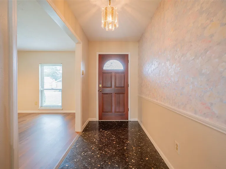9202 Benning Dr — Photo 6