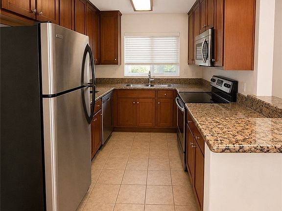 5th image of 4521 55th St Unit 12