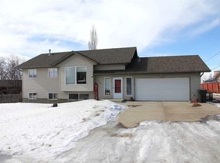 128 2nd Ave SE, Marshall, SK S0M1R0