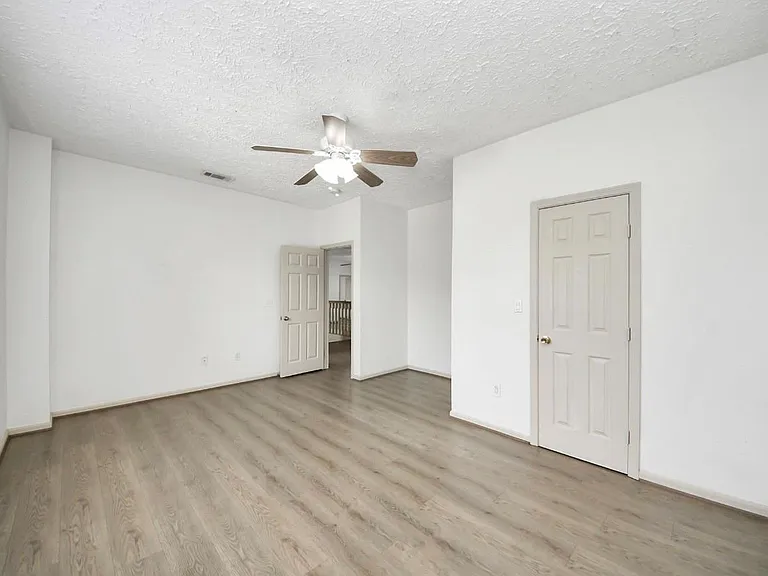 10535 Emnora Ln — Photo 31