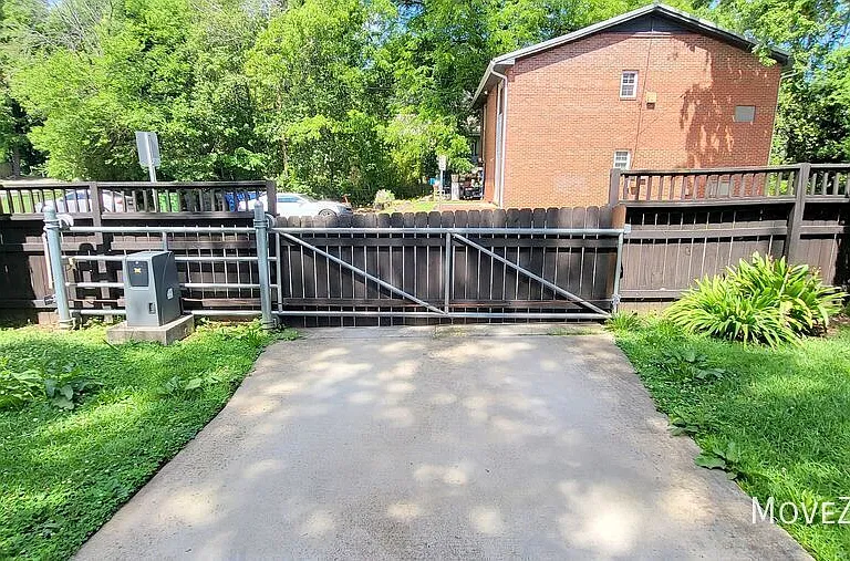 822 Lenoir St — Photo 10