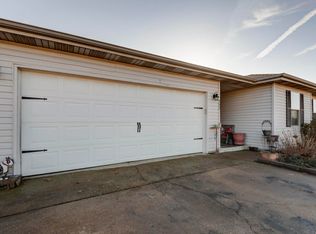 202 Pine Hill Ct, Nixa, MO 65714