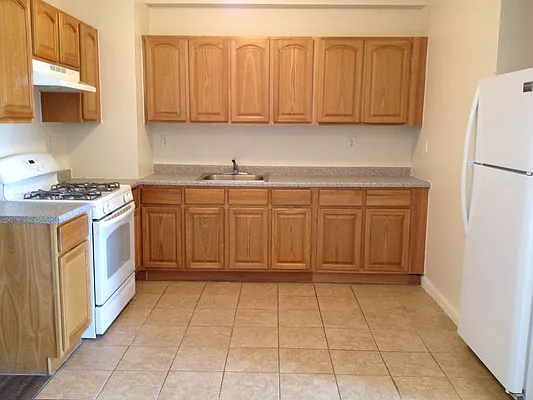 Rented by Fotini P Liaperdos, LREB | media 6