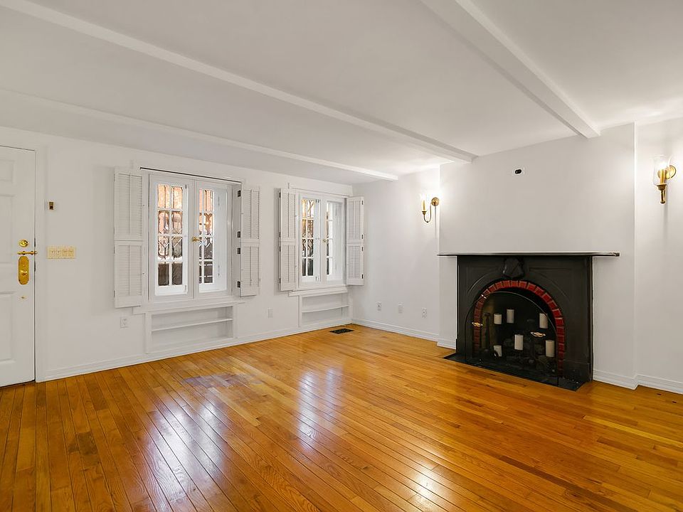 1st image of 241 Waverly Pl #1