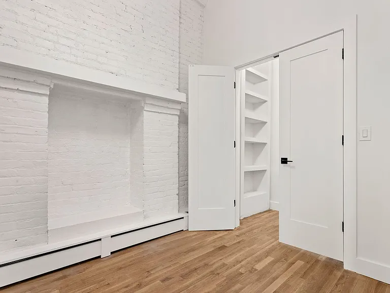 717 Manhattan Ave #4A — Photo 14