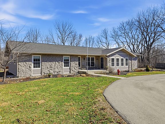 2nd image of 1066 Elmwood Cir