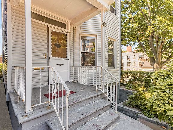 5th image of 640 E 219th St