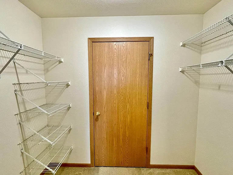 Stone Creek Apartments — Photo 34