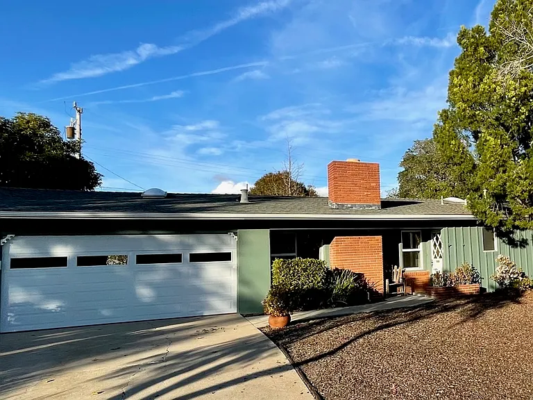 276 Daly Ave — Photo 1