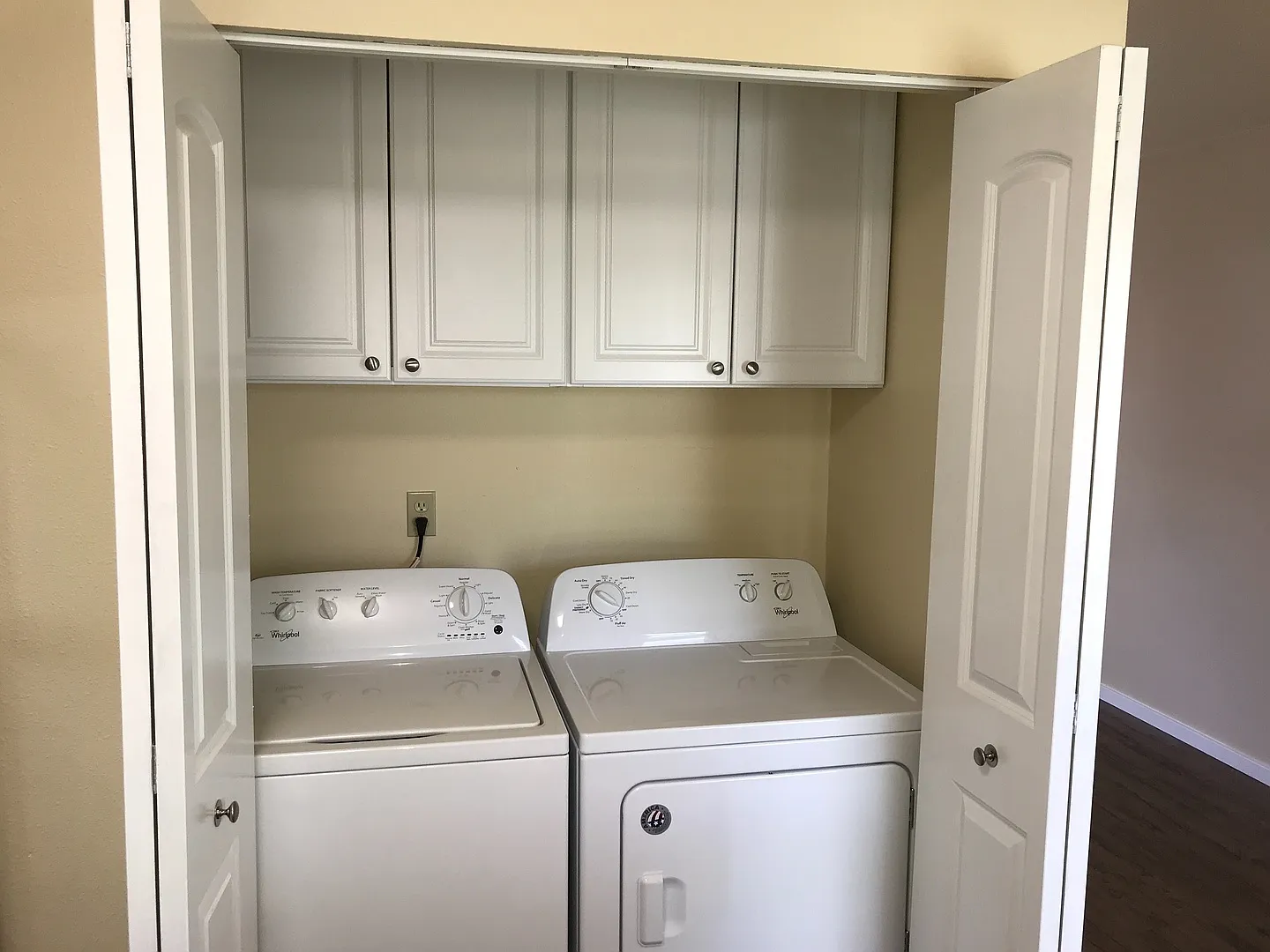 Marion Street Duplex 1002 — Photo 3