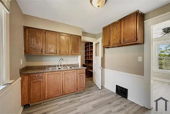 7700 Goodman Ave — Photo 6