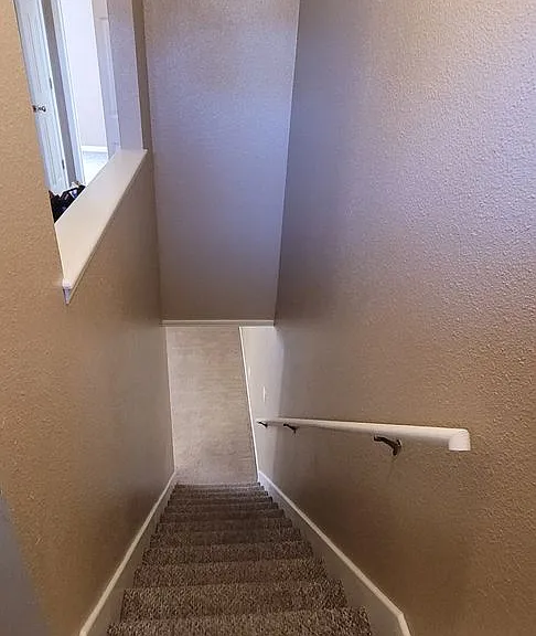 801 Johnson Cir — Photo 17