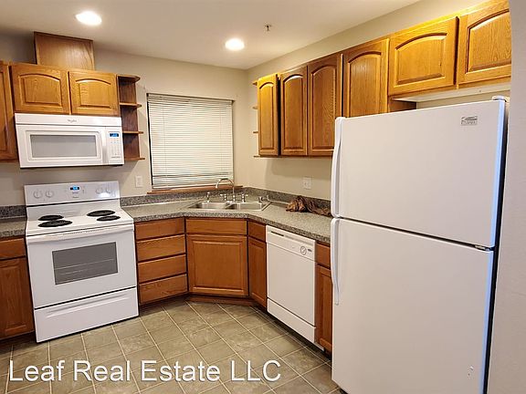5th image of 4407 Hoyt Ave APT D