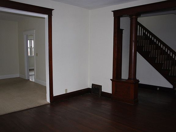 4th image of 2520 15th Ave