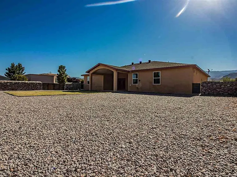 2309 Saguaro Loop — Photo 30