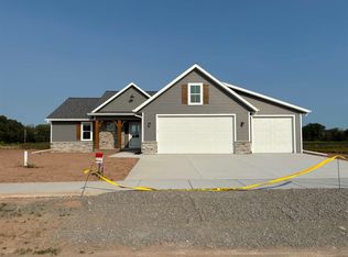 N8862 Dublin Pass, Menasha, WI 54952