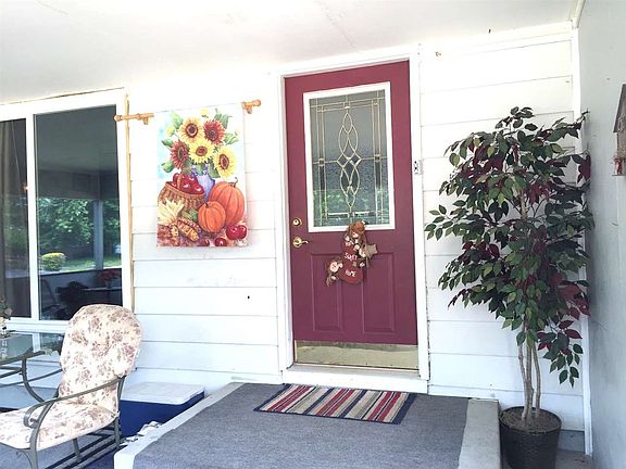 2nd image of 90 Blackfoot Ct