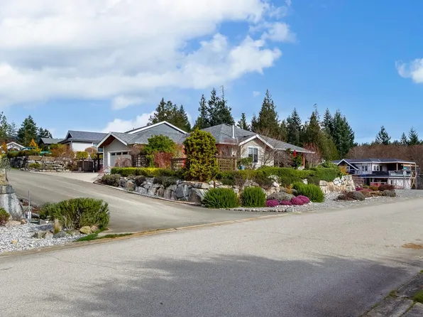 9326 Jorgensen Pl, Sunshine Coast, BC V7Z 1B4