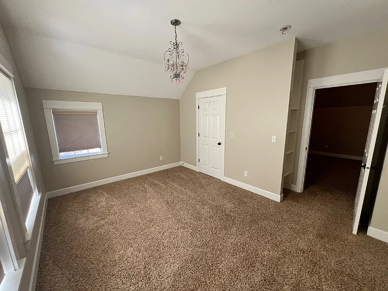 395 Ellie Ln — Photo 9