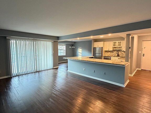 5th image of 117 Castletown Rd Unit 302
