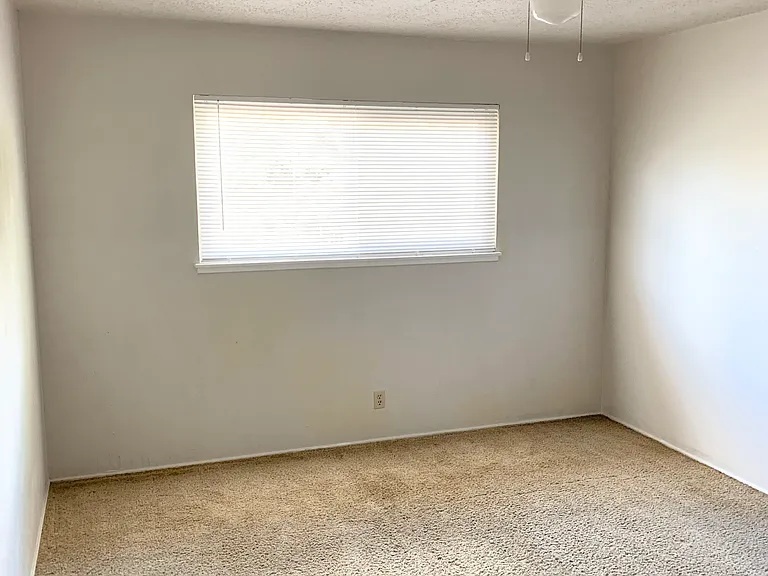 1301 Edmonton Ave #4 — Photo 10