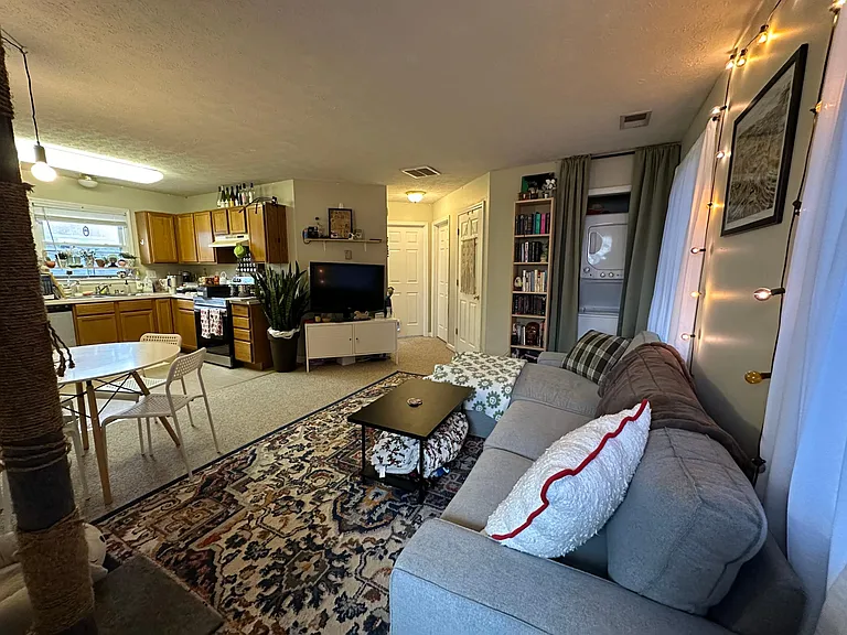 446 N Broadway #446B — Photo 4