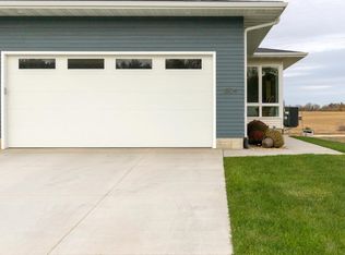 1834 Red Tail Dr, Waterloo, IA 50701