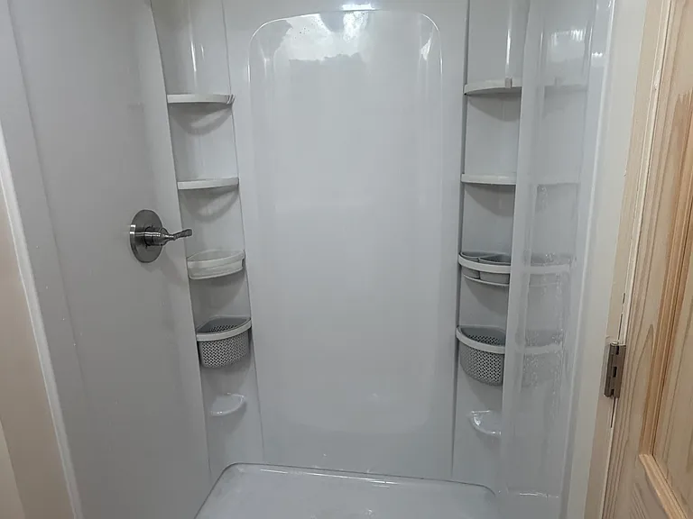138 Main St #5 — Photo 8