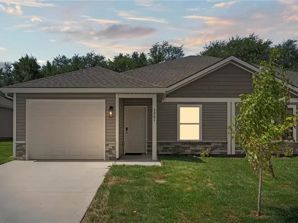 3824 NW 93rd St, Kansas City, MO 64154
