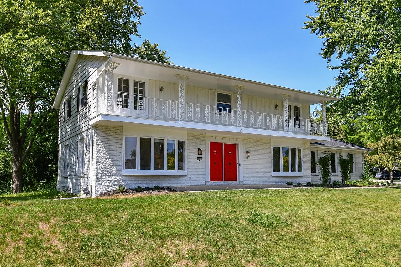 10309 North Versailles COURT, Mequon, WI 53092 MLS 1842155 Zillow